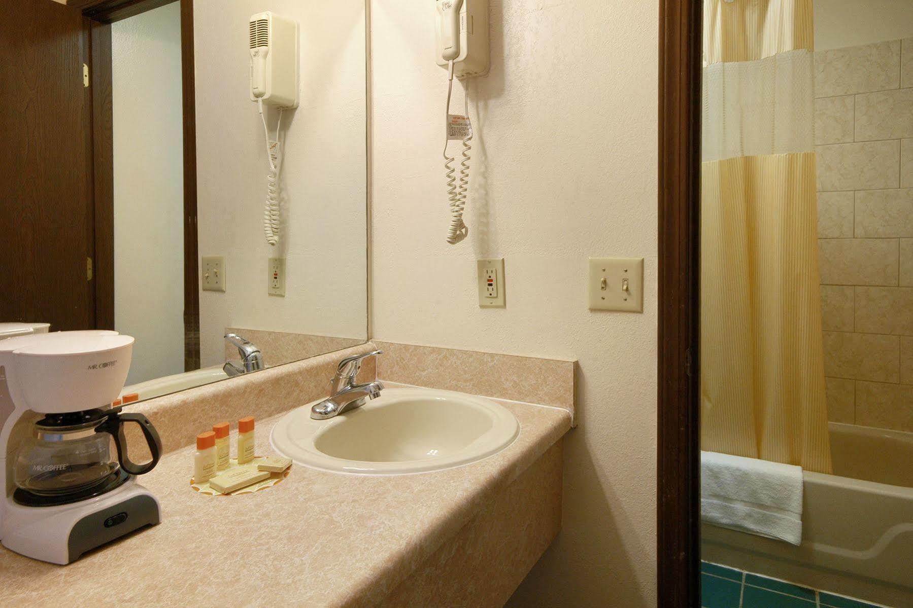 Days Inn By Wyndham Erick Bagian luar foto